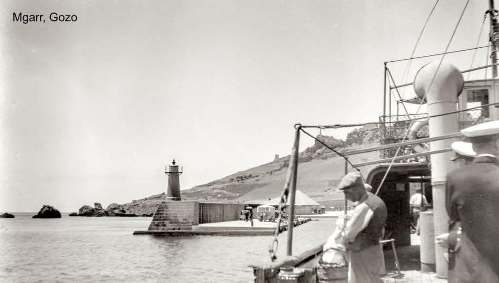 Ferry entering Mġarr Harbour