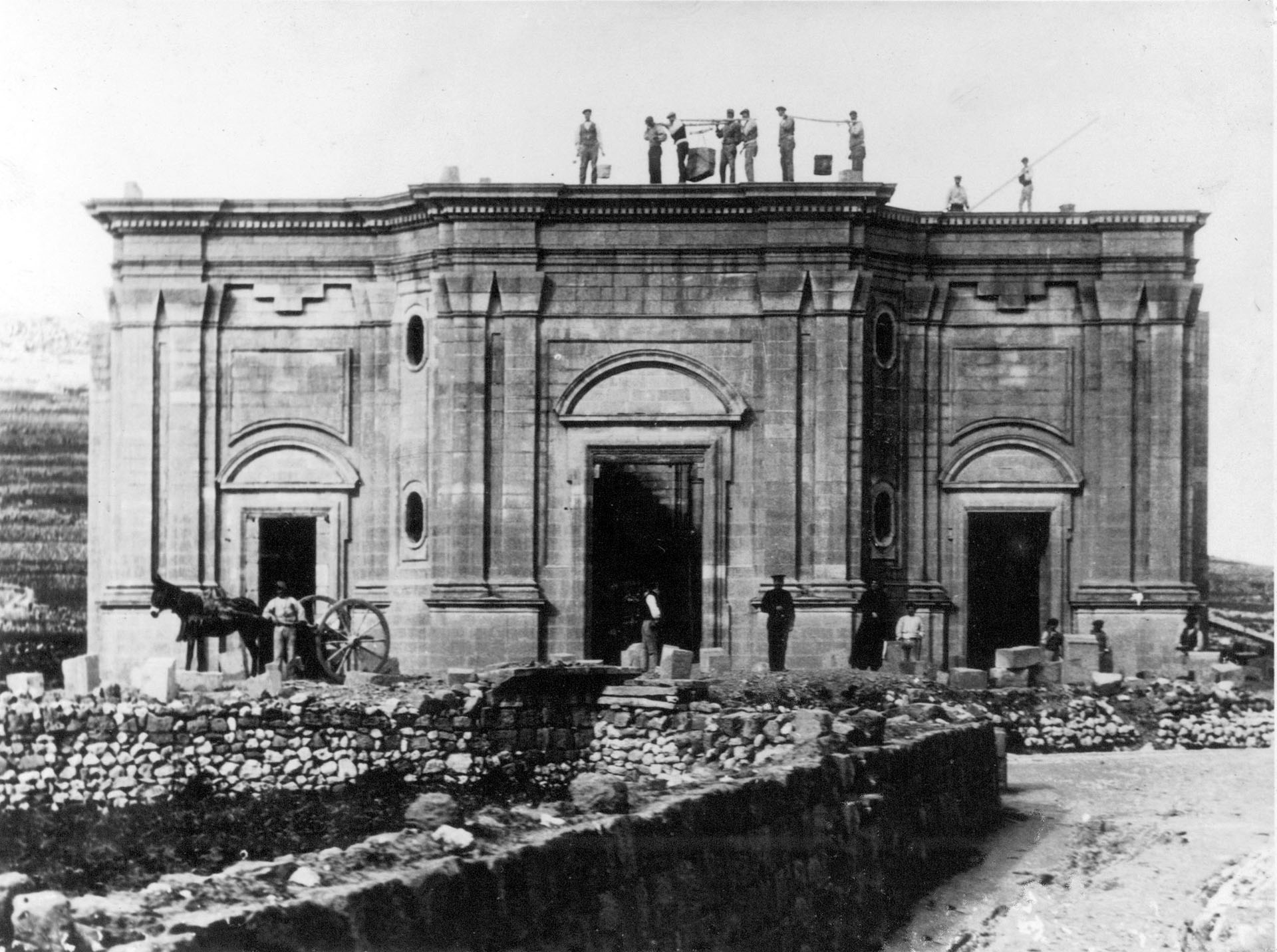The parish church of Ghasri undergoing construction; photographer unknown. Courtesy of Ghasri parish archive.