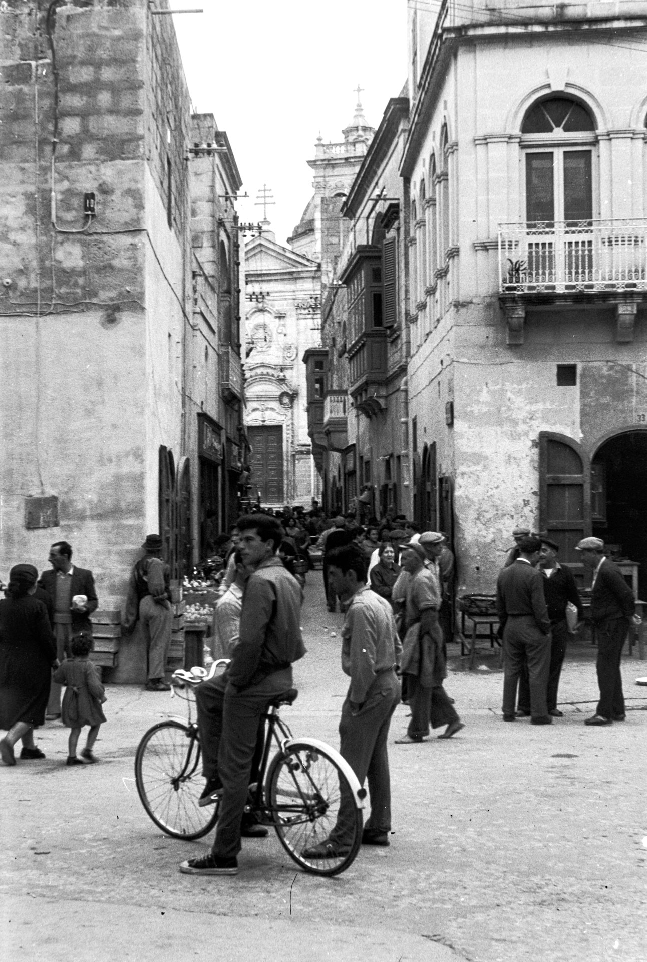 A view of the road leading to the Basilica of St George in Victoria; 1964 by Guido Stilon.