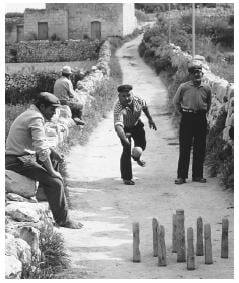 Traditional Brilli game in Kercem