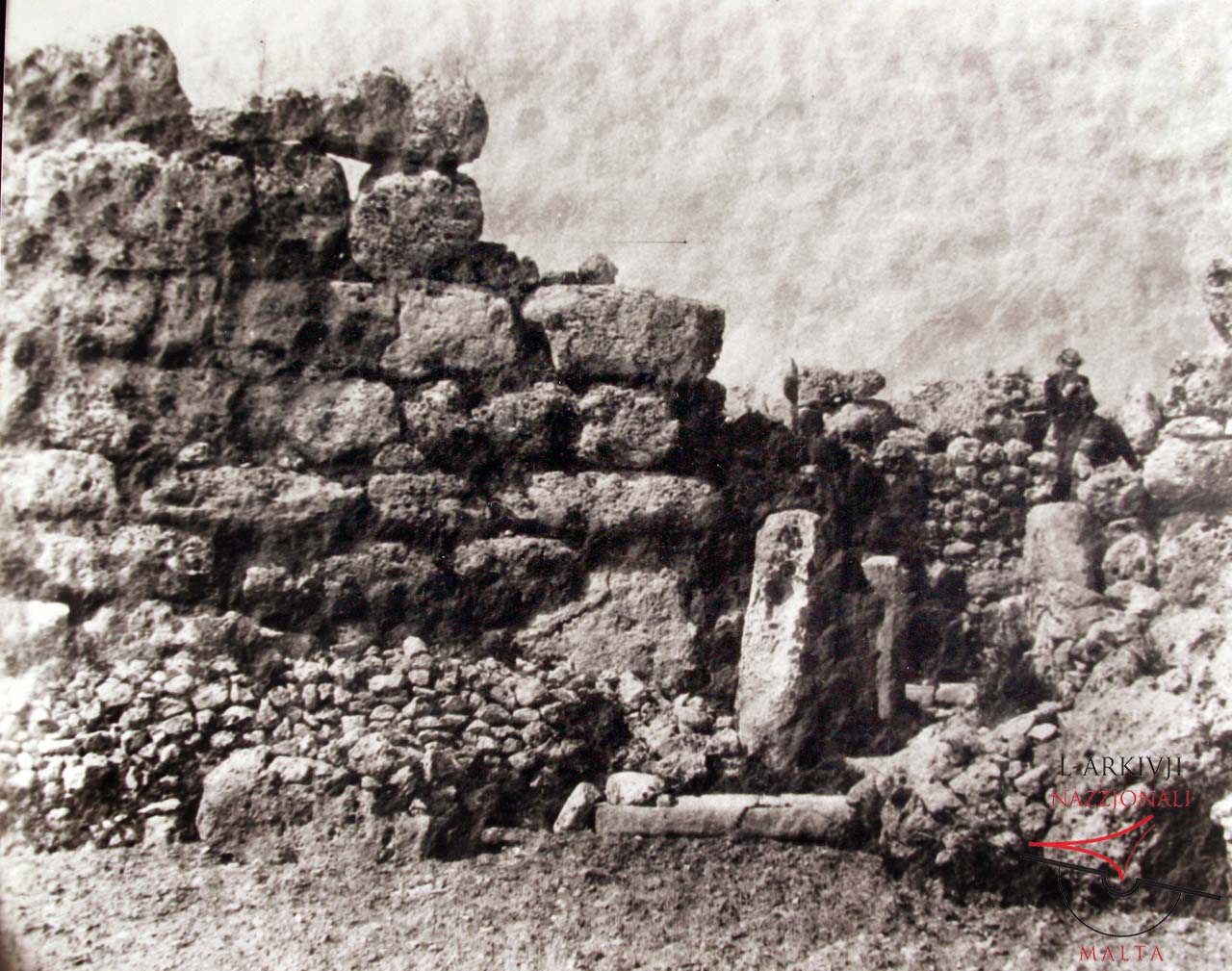 Ġgantija's South Temple corner and entrance