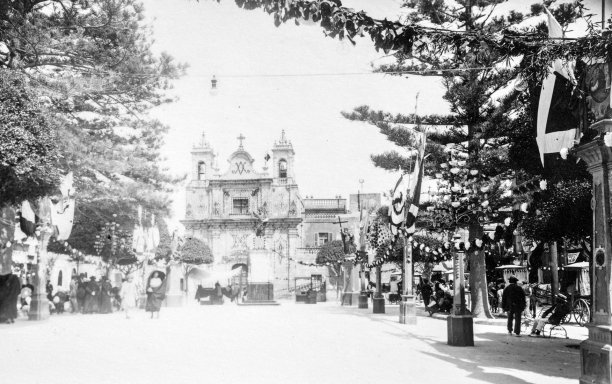 It-Tokk square bedecked for festivities; photographer unknown.