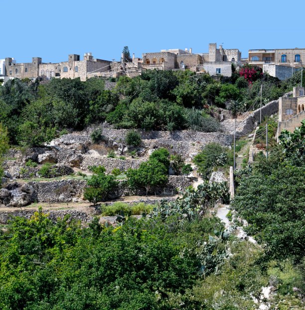 Lunzjata Valley