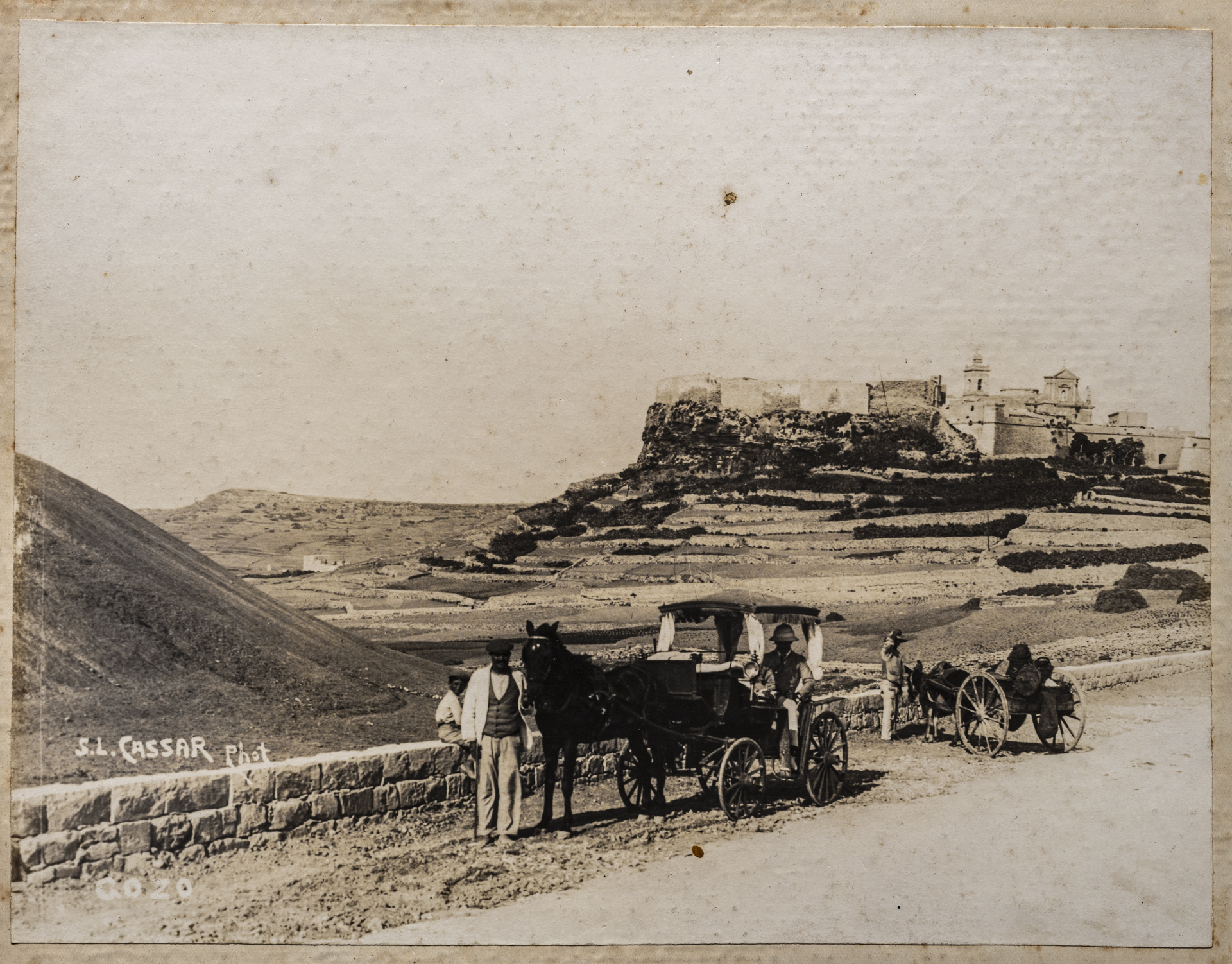 A postcard of the Citadel as published by SL Cassar.