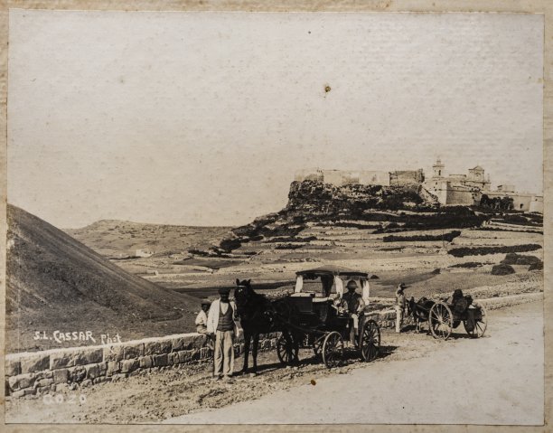 A postcard of the Citadel as published by SL Cassar.