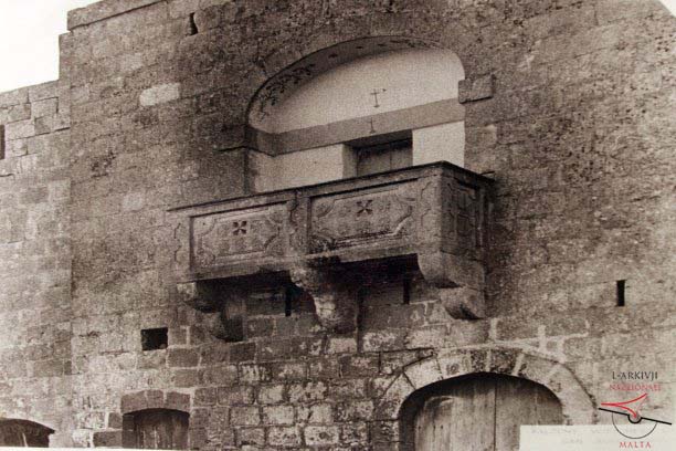 Old stone balcony limits of Wied Merill Street