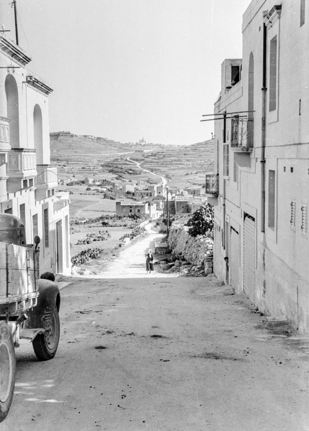 The road leading up to Zebbug, as captured by Guido Stilon in the 1960s.