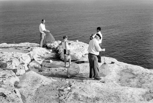 A particular fishing setup, as captured by Guido Stilon in the 1960s.