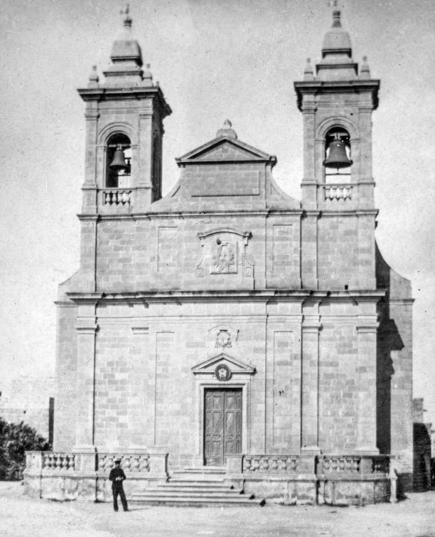 The faade of the St. Lawrence parish church in Gozo, circa 1910; photographer unknown.