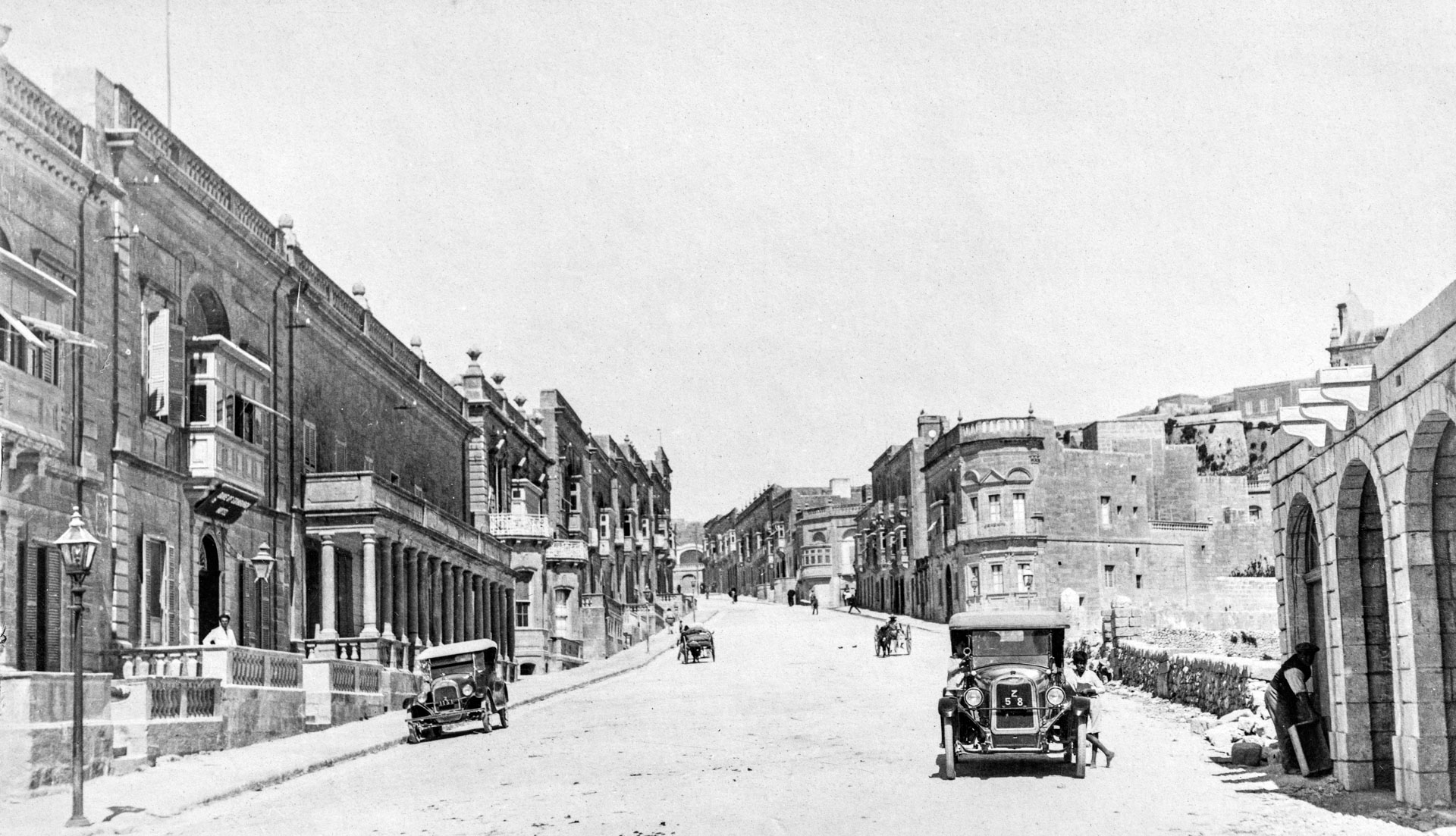 A view of Strada Corsa captured after the turn of the century.