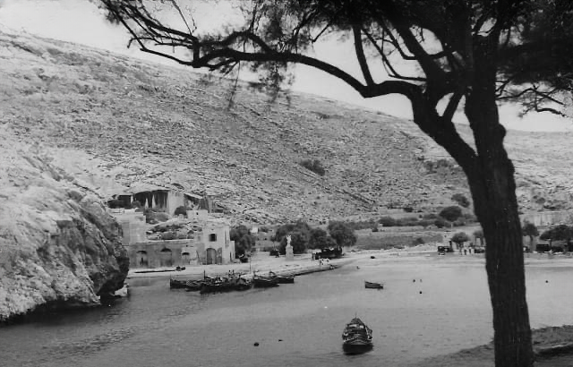 Tranquil view of Xlendi bay