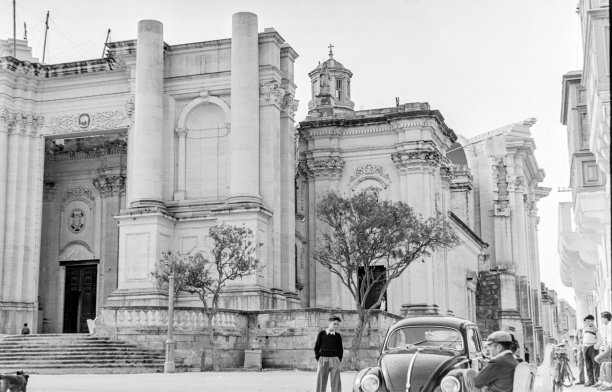 The demolition and building of the new Xewkija parish church in the 1970s, captured from ground level by Guido Stilon.