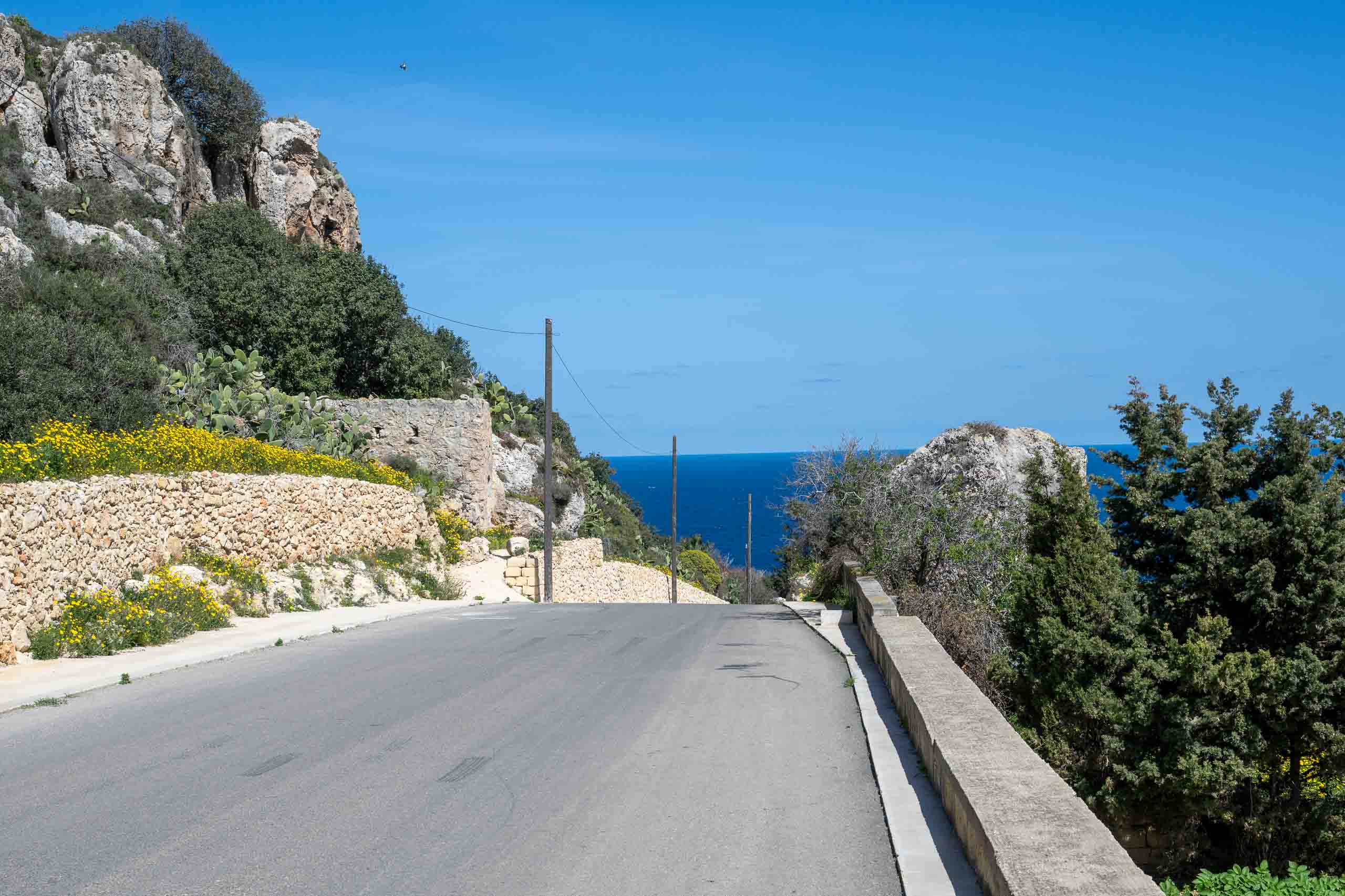 Road to Daħlet Qorrot