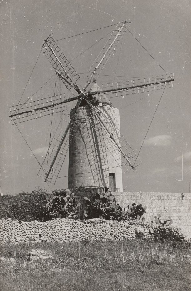 Qala Windmill
