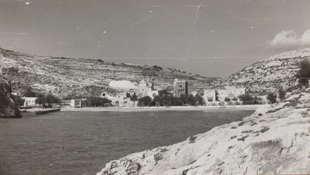 Xlendi Bay