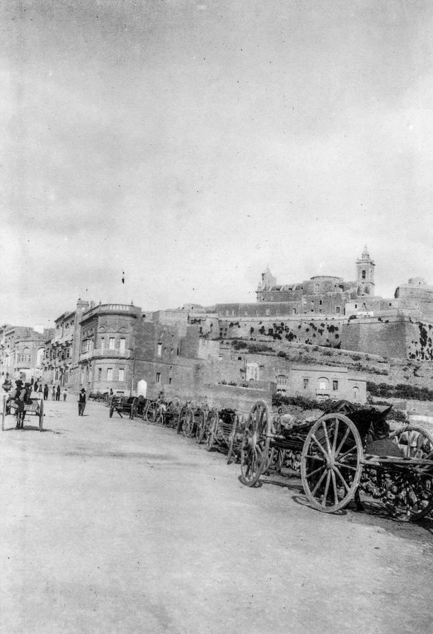 Corso Fortunato Mizzi in Victoria, after the turn of the century.