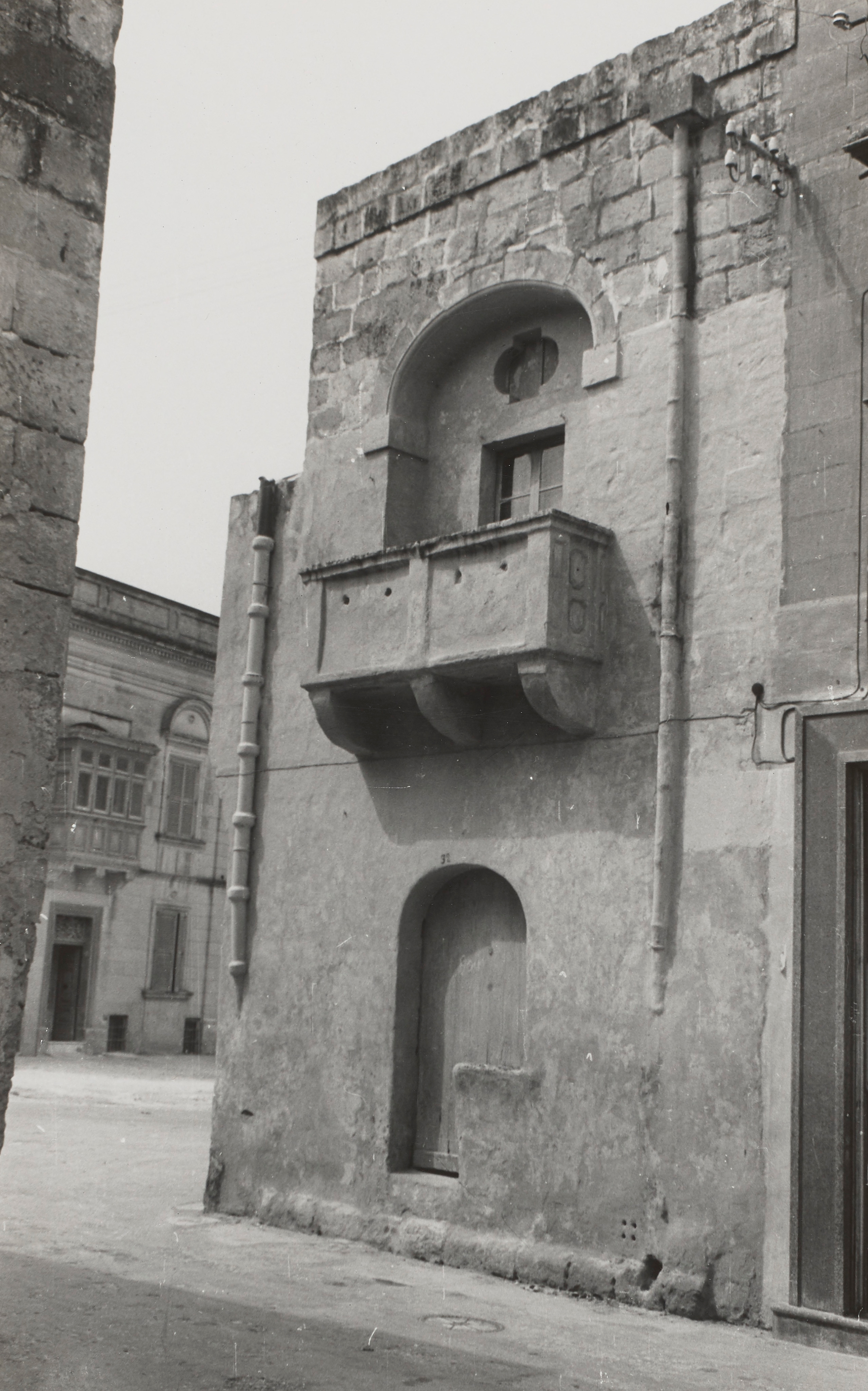 House in Victoria (Site of George’s Bar Today)