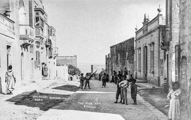 Two street scenes from Ghajnsielem, captured by Antonio Serracino, 1911