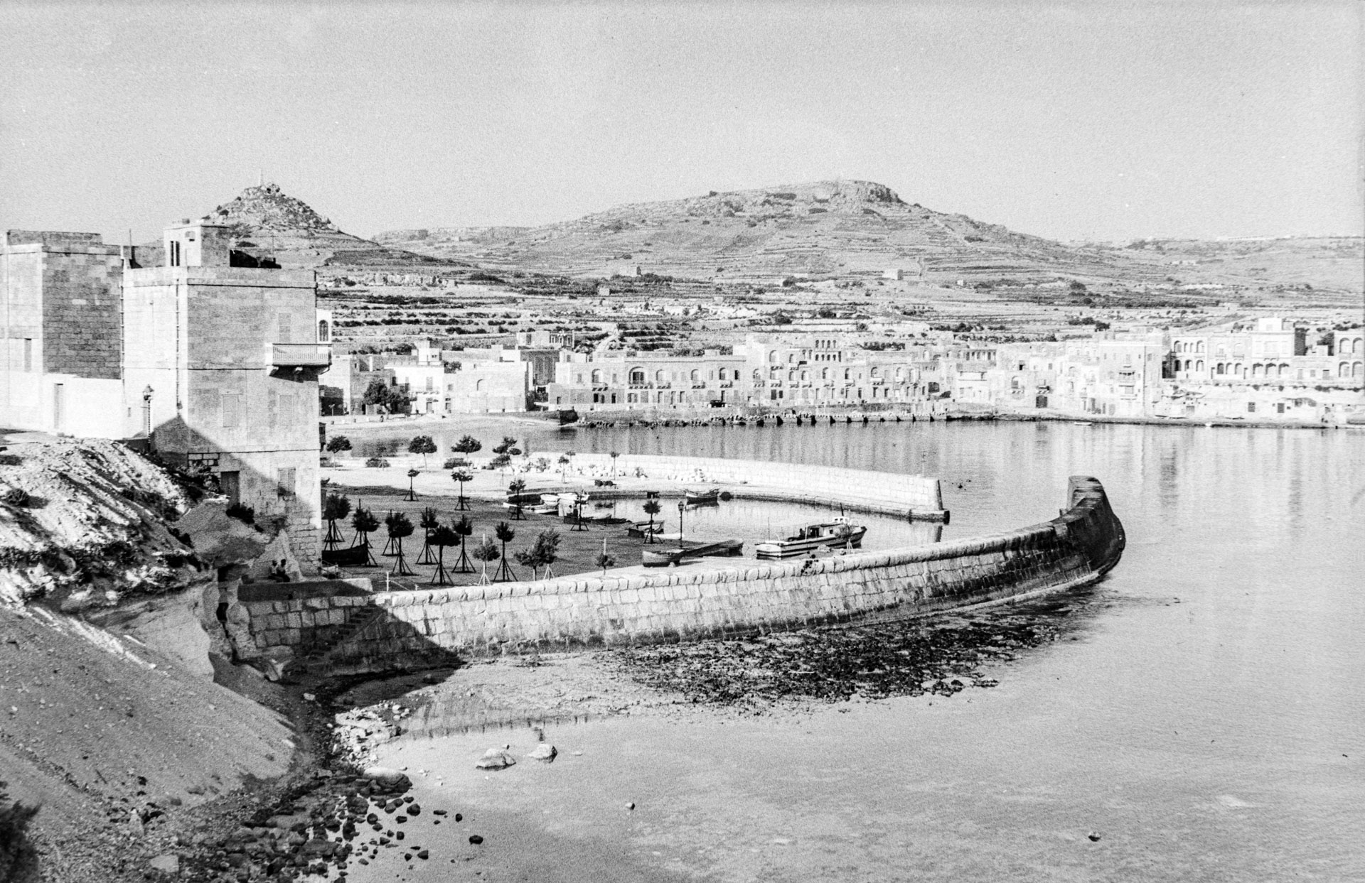 Marsalforn without the present extension as captured by Guido Stilon in 1958. Courtesy of Grace Cilia Vincenti & National Archives of Malta.