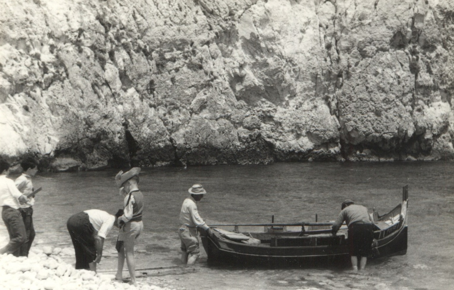 Dwejra Bay
