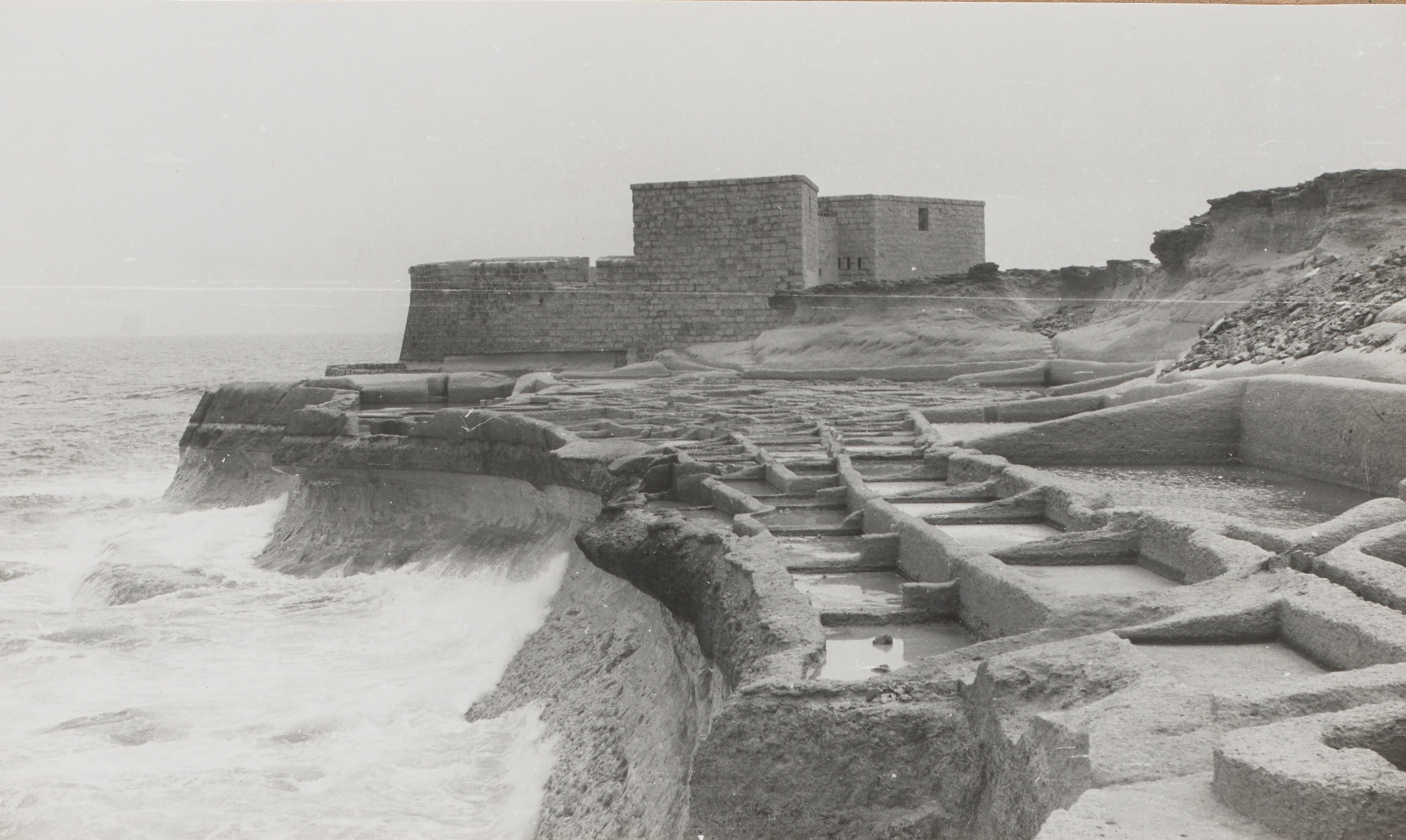 Qolla l-Bajda Battery