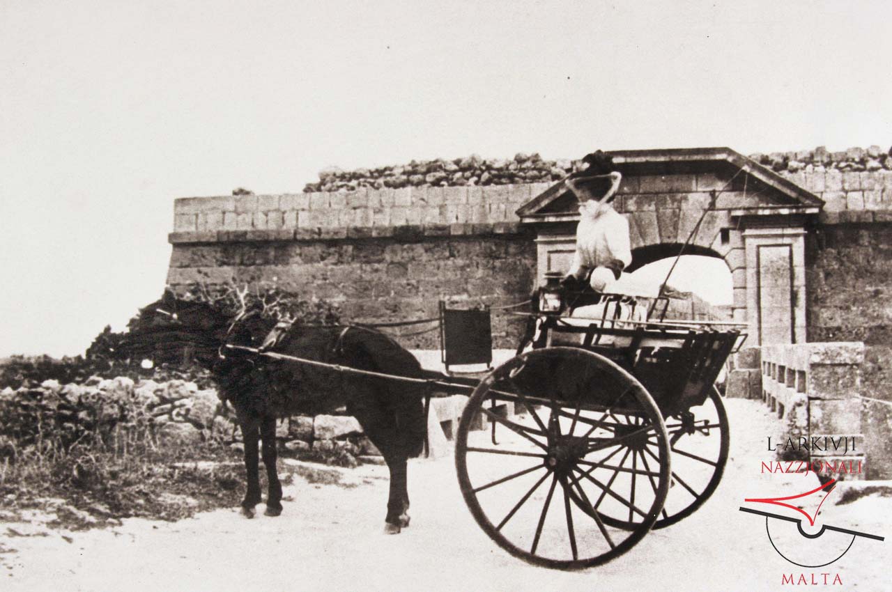 Calesse at Fort Chambray entrance